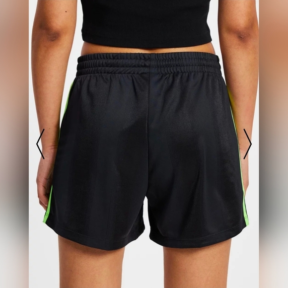 NWT Adidas Originals Adicolor Track Jacket & Shorts Set - Picture 5 of 10